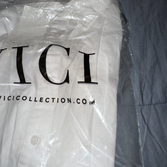 NWT - Vici - Elina Cotton Open Back Button Down Top - Large - Picture 3 of 4